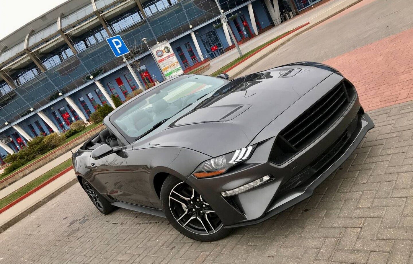Специальное предложение на ареду Ford Mustang